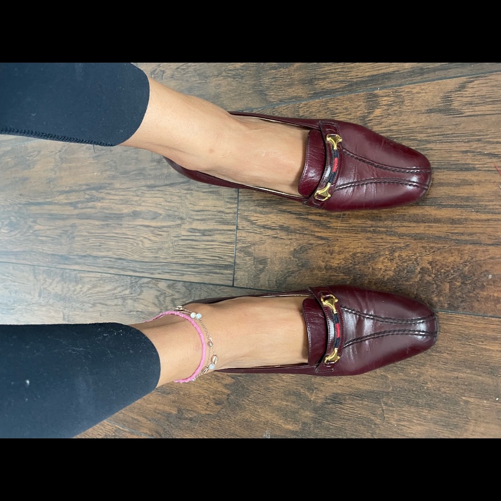 Gucci Vintage leather stitched loafers